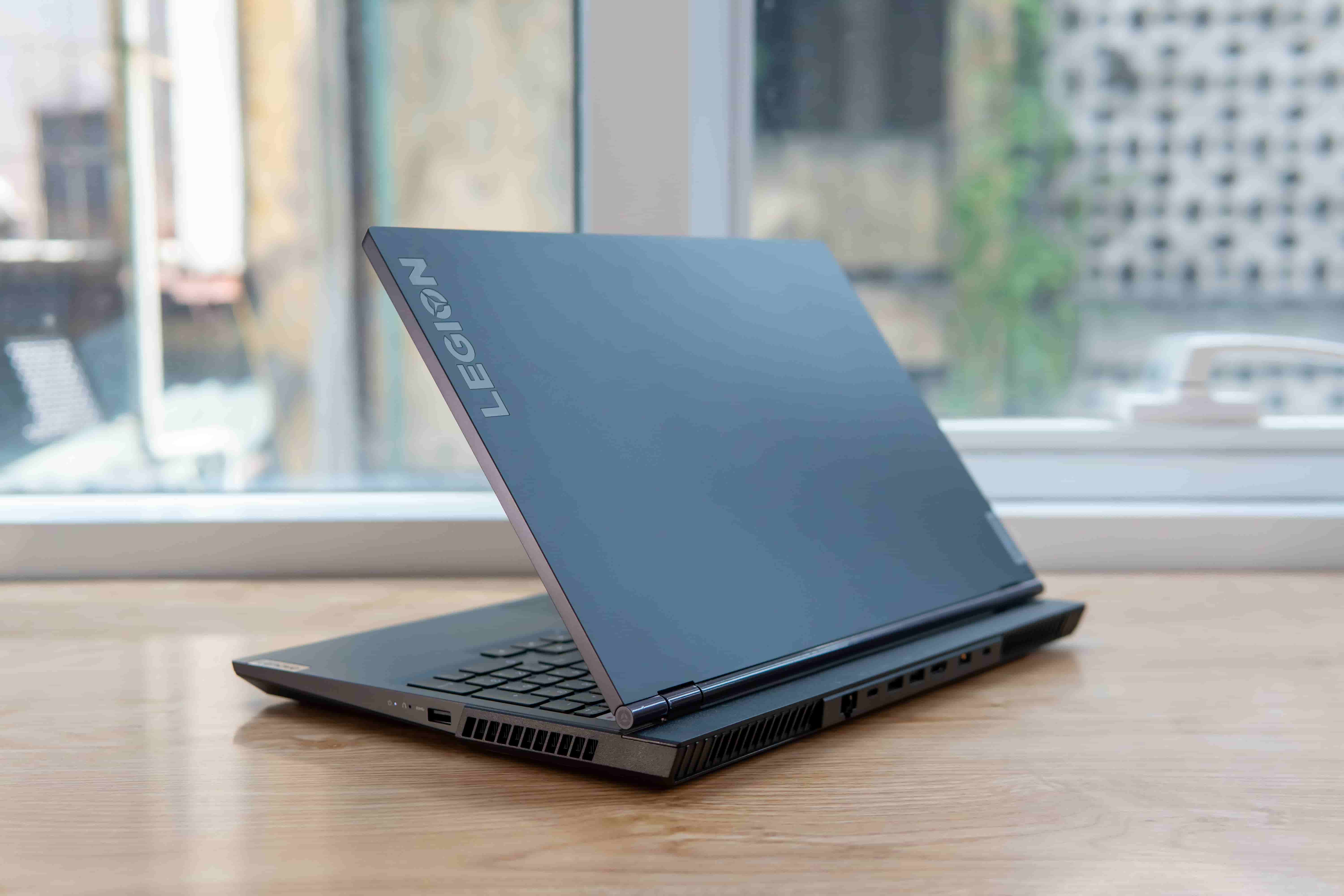 Laptop Lenovo có tốt không? Có nên mua laptop Lenovo? 