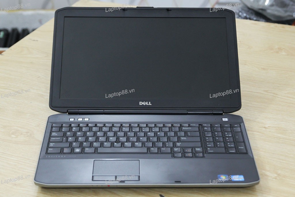 Bán laptop Dell Latitude 5530 cũ core i3 giá rẻ nhất VN