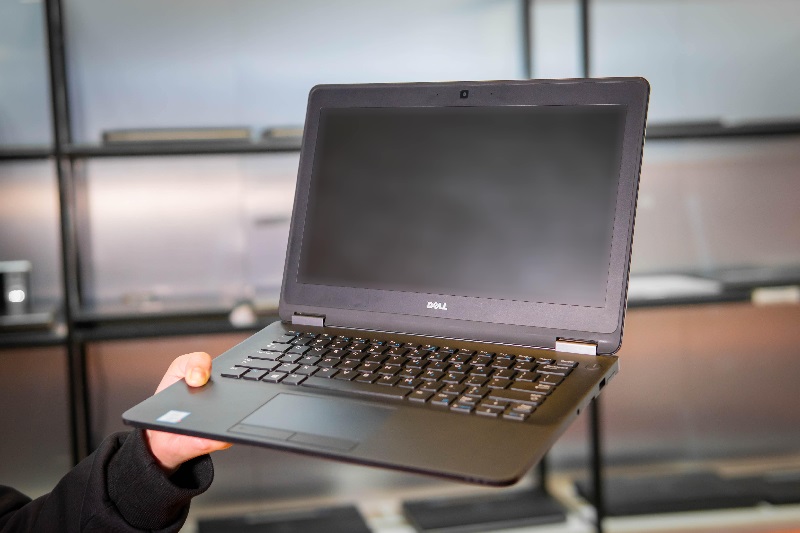 Laptop Dell Latitude 7280 mặt chính