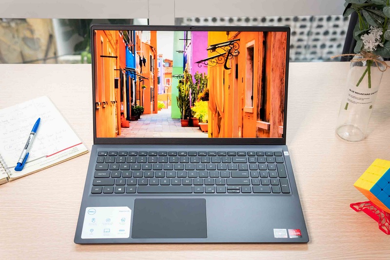 Màn hình laptop Dell có tốt không? Giá như thế nào?