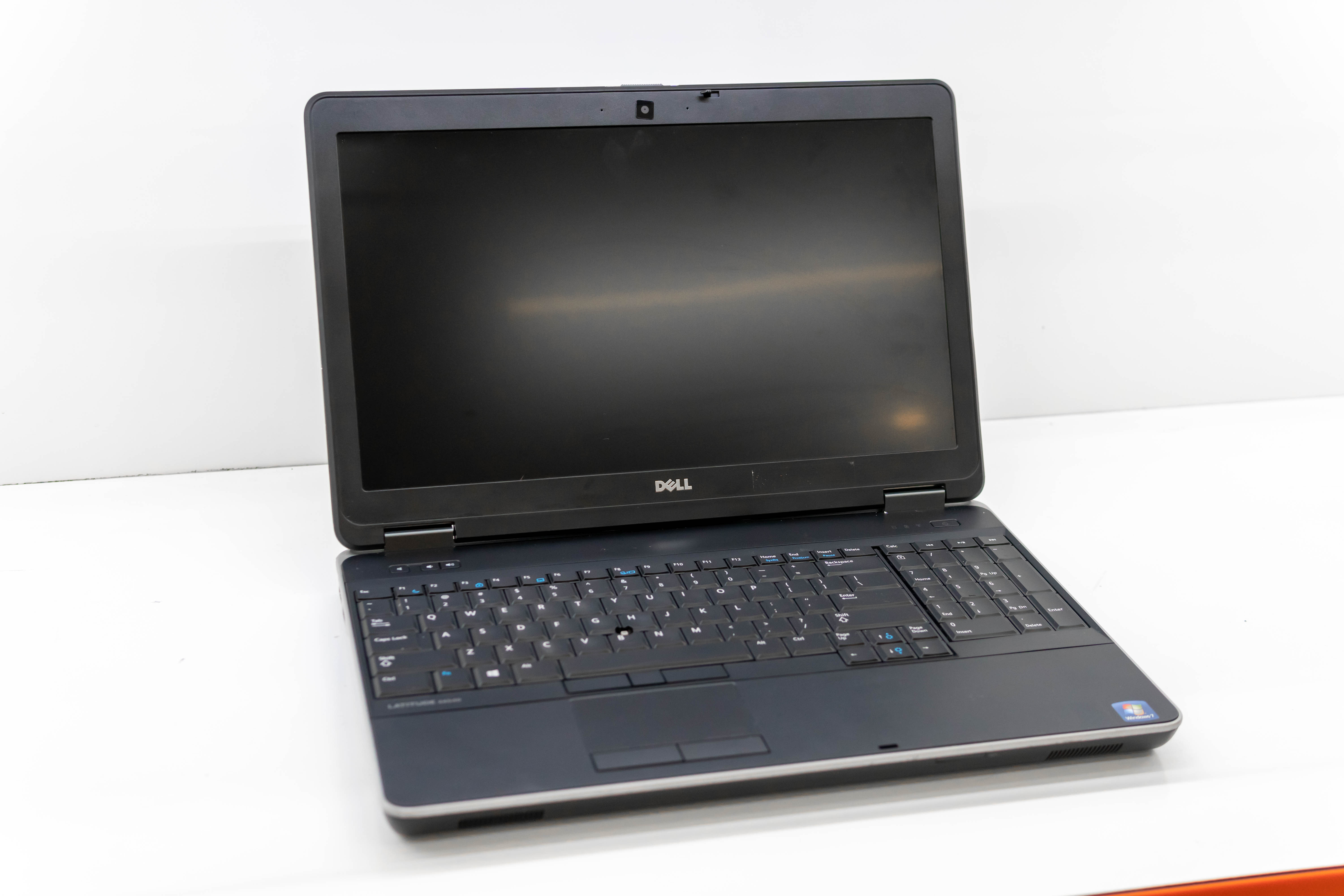 Mẫu laptop Dell i7 cũ nào đang HOT?