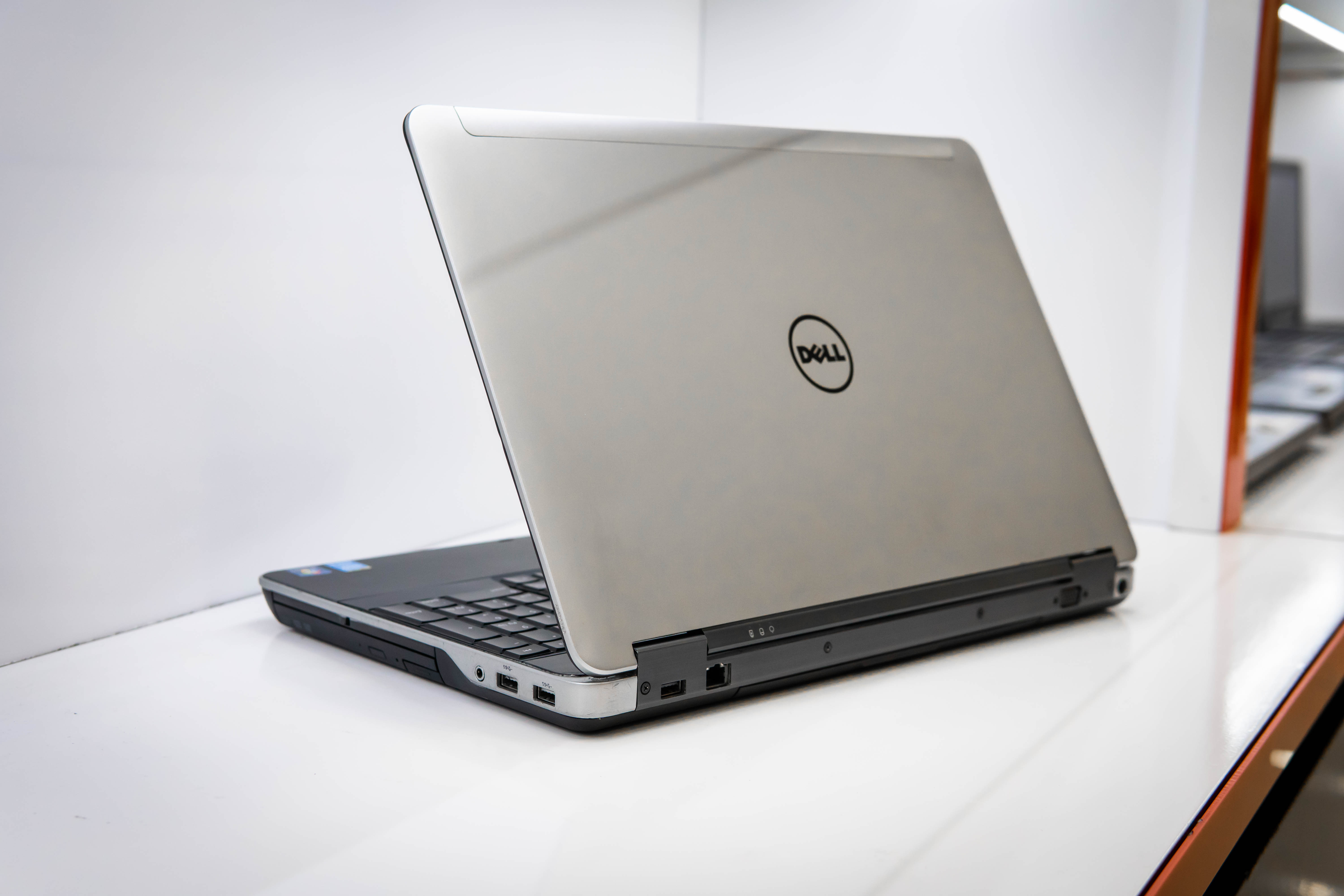 So sánh Dell và HP theo nhu cầu nên mua laptop của hãng nào?
