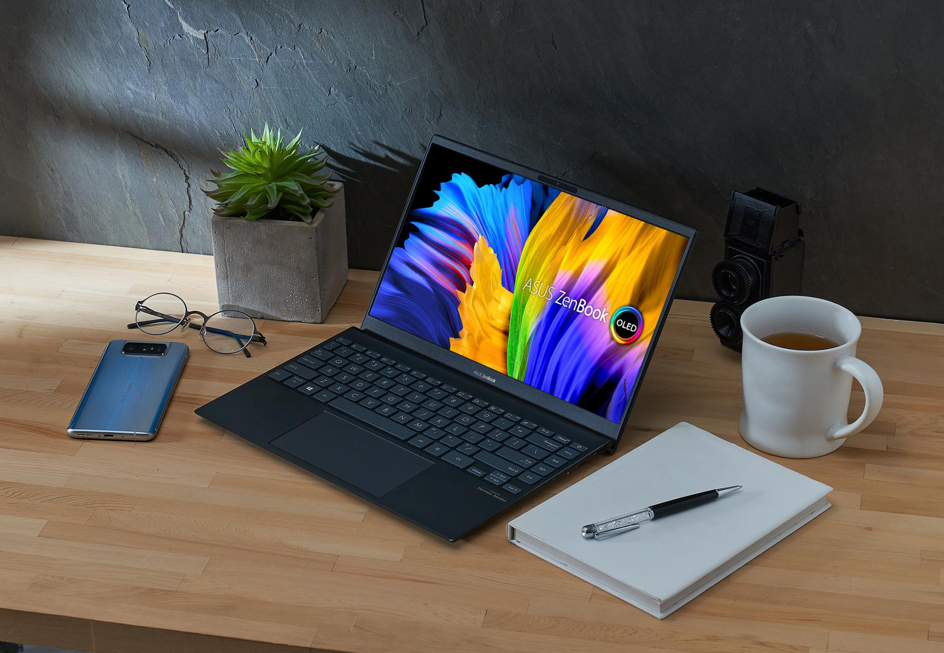 Những laptop có màn hình OLED tốt nhất, đáng mua nhất năm 2022