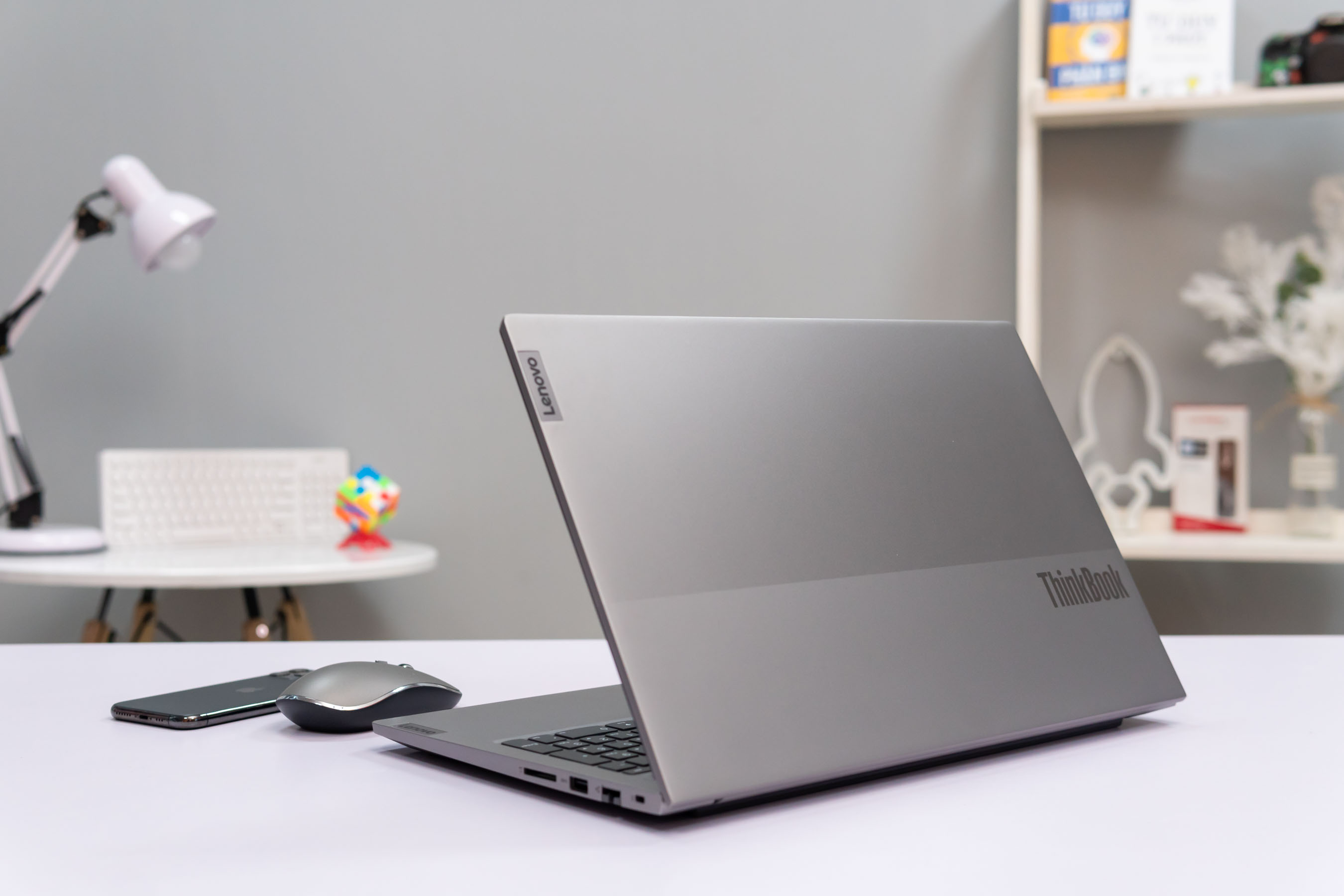 Thinkbook 15 AMD - Dòng laptop văn phòng giá rẻ hiệu năng cao nhất 2022