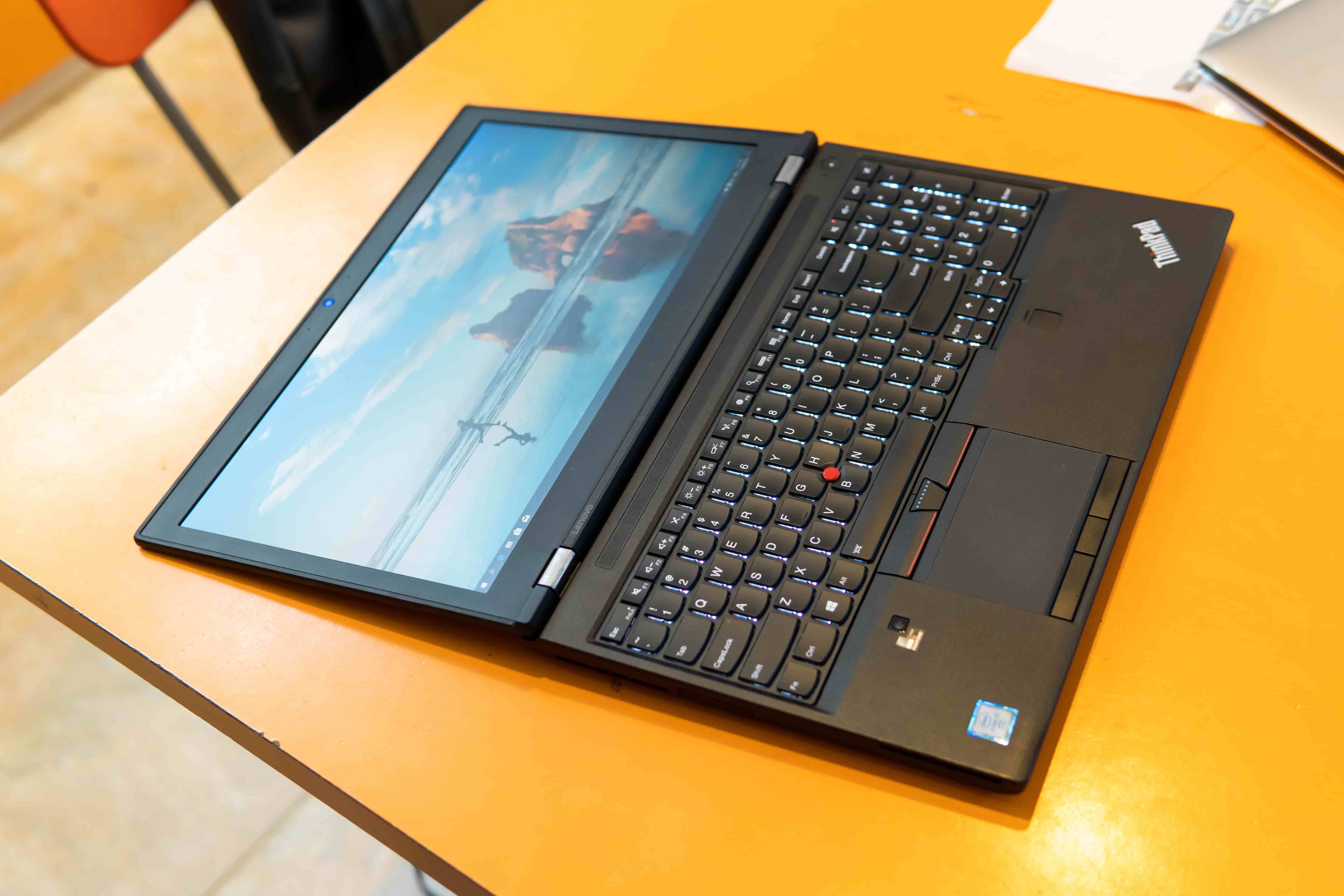 5 mẫu laptop cũ 15.6 inch chip khỏe đáng mua tầm 15 triệu