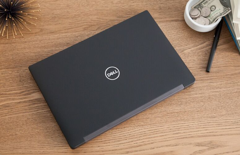 Có gì trên chiếc laptop Dell 7380 giá rẻ?