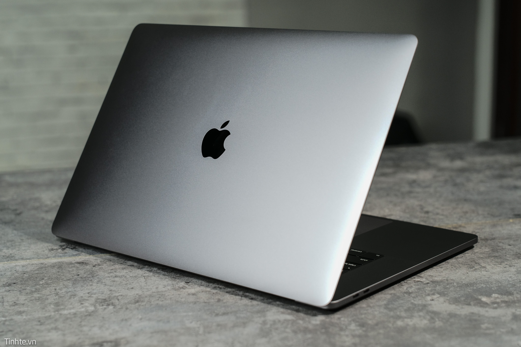 Đánh giá Macbook 2017 15 inch ở thời điểm hiện tại