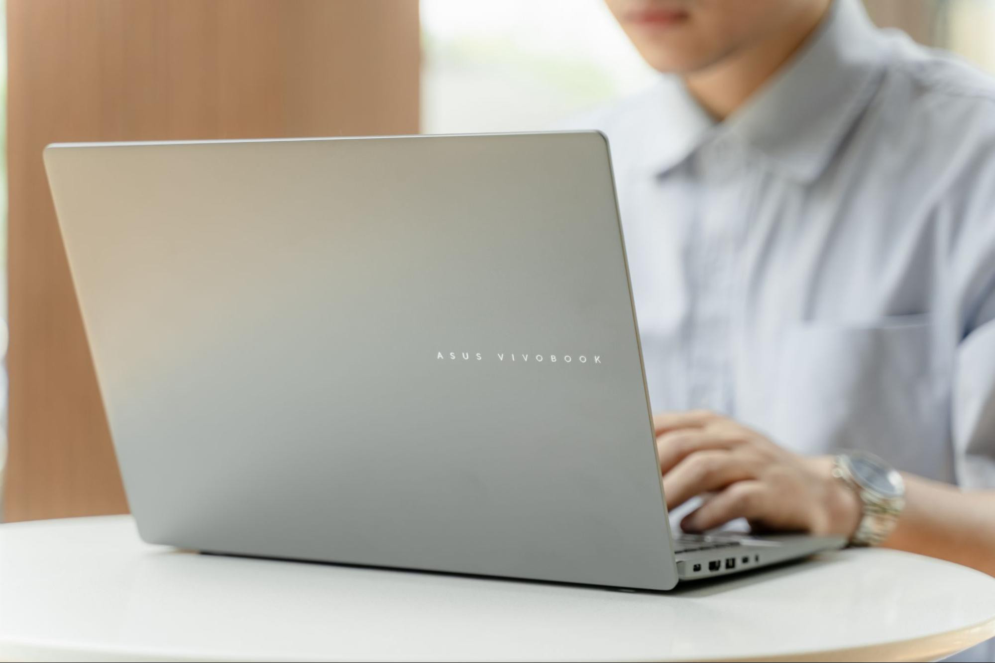 Có nên mua laptop ASUS cho con không? Top laptop ASUS bền bỉ cho học tập 2025