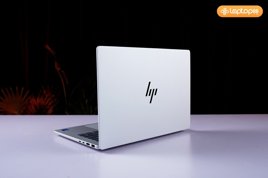 Top 5 laptop cho nữ đẹp - nhẹ - sang nhất năm 2026