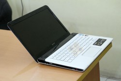 Laptop Sony Vaio SVE14132CVW (Core i3 3120M, RAM 4GB, HDD 320GB, Intel HD Graphics 4000, 14 inch)