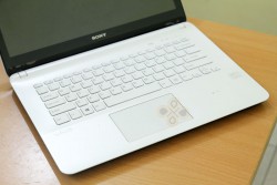 Laptop Sony Vaio SVF14217SGW (Core i3  3227U, RAM 4GB, HDD 500GB, Nvidia Geforce GT 740M, 14 inch touch - cảm ứng đa điểm)