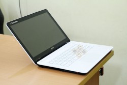 Laptop Sony Vaio SVF14217SGW (Core i3  3227U, RAM 4GB, HDD 500GB, Nvidia Geforce GT 740M, 14 inch touch - cảm ứng đa điểm)