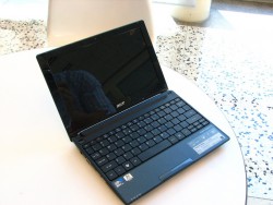 Netbook Acer Aspire One D255E (Atom-N455, RAM 2GB, HDD 250GB, Intel GMA 3150, 10.1 inch, FreeDOS)