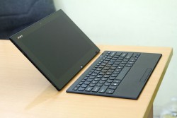 Laptop Sony Vaio Tap 11 SVT11215SGB (Core i5 4210Y, RAM 4GB, SSD 128GB, Intel HD Graphics 4200, 11.6 inch FullHD touch cảm ứng đa điểm)