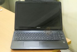 Laptop Sony Vaio SVF15322SGB (Core i3 4005U, RAM 2GB, HDD 500GB, Intel HD Graphics 4400, 15.6 inch