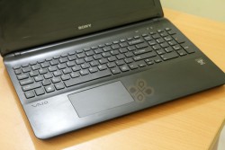 Laptop Sony Vaio SVF15322SGB (Core i3 4005U, RAM 2GB, HDD 500GB, Intel HD Graphics 4400, 15.6 inch