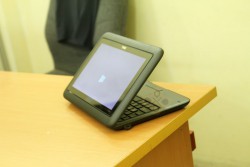 Netbook Dell Inspiron Duo (Atom N550, RAM 2GB, HDD 320GB, Intel GMA 3150, 10.1 inch cảm ứng touchscreen)