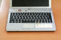 Laptop Sony Vaio YB35AG (AMD E-450, RAM 2GB, HDD 320GB, AMD Radeon HD 6320M, 11.6 inch, FreeDOS)
