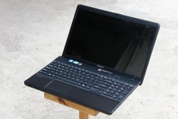Laptop Sony Vaio VPC-EL1E1E (AMD E-350, RAM 4GB, HDD 320GB, AMD Radeon HD 6310M, 15.5 inch, FreeDOS)