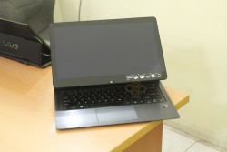 Laptop Sony Vaio Multi-Flip 13A (Core i5 4200U, RAM 4GB, SSD 128GB, Intel HD Graphics 4400, 13.3 inch cảm ứng-touchscreen)