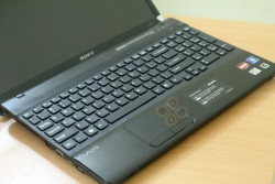 Laptop Sony Vaio VPCEE31FX (AMD Athlon II P340, RAM 4GB, HDD 500GB, AMD Radeon HD 4250, 15.5 inch)
