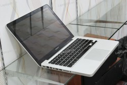 Macbook Pro MB990 CTO (Core 2 Duo P7550, RAM 4GB, HDD 250GB, Nvidia Geforce 9400M, 13.3 inch)