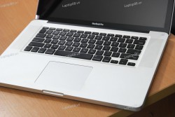 Macbook Pro MC721 (Core i7 2630QM, RAM 8GB, 750GB, AMD Radeon HD 6490M, 15.4 inch 1440x900)