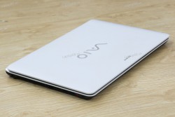 Laptop Sony Vaio SVF15217SGW (Core i3 3227U, RAM 4GB, HDD 500GB, Nvidia Geforce GT 740M, 15.6 inch cảm ứng)