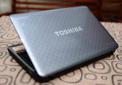 Laptop Toshiba Satellite L745 (Core i5-2430M, RAM 4GB, HDD 500GB, Nvidia Geforce GT 525M, 14 inch, FreeDOS)