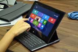 Laptop Sony Vaio Duo 11 (Core i5 3317U, RAM 4GB, SSD 128GB, Intel HD Graphics 4000, 11.6 inch FullHD Touch screen cảm ứng)
