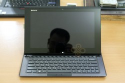 Laptop Sony Vaio Duo 11 (Core i5 3317U, RAM 4GB, SSD 128GB, Intel HD Graphics 4000, 11.6 inch FullHD Touch screen cảm ứng)