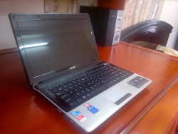 Laptop Asus X42J (Core i3 370M, RAM 2GB, HDD 320GB, ATI Radeon HD 5470, 14 inch)