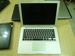 Macbook Air 2008 (Core 2 Duo 1.6GHz, RAM 2GB, 80GB, Intel GMA X3100, 13.3 inch)
