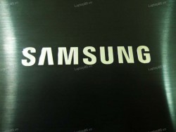 Laptop Samsung NP305V4Z (AMD A8 3530MX, 6GB, 1TB, 2GB AMD 6630M, 14 inch)