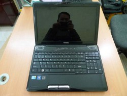 Laptop Toshiba Satellite L500 (Core i3 330M, RAM 2GB, HDD 320GB, ATI Radeon HD 5145, 15.6 inch)