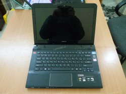 Laptop Sony Vaio SVE14136CVB (Core i5 3230M, RAM 4GB, HDD 500GB, 1GB AMD Radeon HD 7550M, 14 inch)