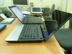 Laptop Acer Aspire E1-471G (Core i5 3210M, RAM 4GB, HDD 500GB, Nvidia Geforce GT 630M, 14 inch)