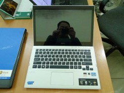 Laptop Sony Vaio SVT13137CVS (Core i7 3537U, RAM 4GB, SSD 256GB, màn hình cảm ứng Touch screen 13.3 inch)