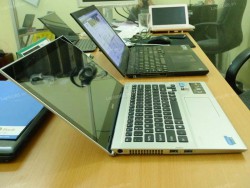 Laptop Sony Vaio SVT13137CVS (Core i7 3537U, RAM 4GB, SSD 256GB, màn hình cảm ứng Touch screen 13.3 inch)