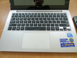 Laptop Asus Vivobook X202E Pink (Celeron 847, RAM 2GB, HDD 500GB, 11.6 inch cảm ứng touch screen)