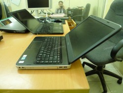 Laptop Dell Vostro 1450 (Core i3 2330M, RAM 2GB, HDD 500GB, Intel HD Graphics 3000, 14 inch)