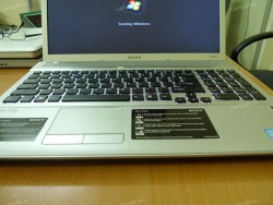 Laptop Sony Vaio VPCF1 (Core i7 740QM, RAM 4GB, HDD 250GB, Nvidia Geforce GT 330M, 16.4 inch)