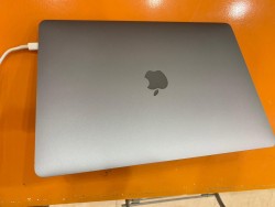 Macbook Pro 2016 Touchbar Cũ - MNQF2 - Intel core i5 3.1 GHZ / 8GB / 500GB/ Intel Iris Graphics 550/ 2K