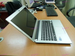 Laptop Acer Aspire V5-471G (Core i3 2365M, RAM 2GB, HDD 500GB, Nvidia Geforce GT 620M, 14 inch)