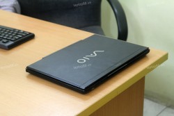 Laptop Sony Vaio SB VPCSB35FG (Core i3 2330M, RAM 2GB, HDD 500GB, AMD Radeon HD 6470M, 13.3 inch)