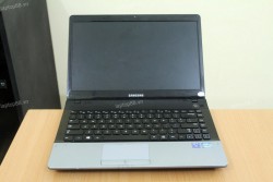 Laptop Samsung NP300E4X (Core i3 2370M, RAM 2GB, HDD 500GB, Intel HD Graphics 3000, 14 inch)