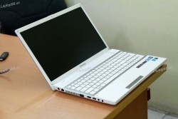 Laptop Samsung NT300V5A (Core i3 2310M, RAM 2GB, HDD 320GB, Nvidia Geforce GT 520MX, 15.6 inch)