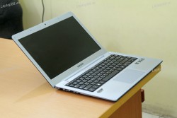 Laptop Samsung Series 5 NP530U4E (Core i3 3227U, RAM 4GB, HDD 500GB + SSD 24GB, Intel HD Graphics 4000, 14 inch)