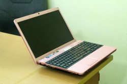 Laptop Sony Vaio VPCEH26EH (Core i3 2330M, RAM 4GB, HDD 500GB, Nvidia Geforce 410M, 15.6 inch)