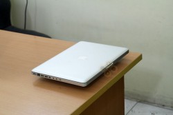 Macbook MB466 (Core 2 Duo P7350, RAM 2GB, HDD 250GB, Nvidia Geforce 9400M, 13.3 inch)